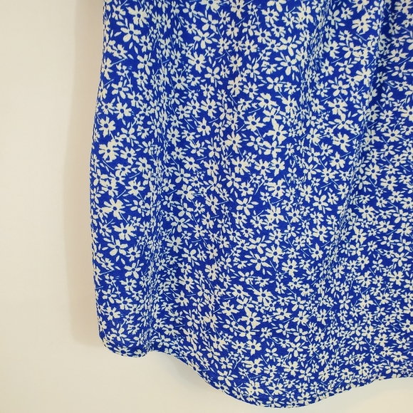 Monteau Blue with white flower blouse - Picture 5 of 9